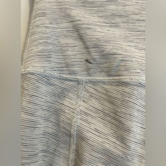 Lululemon Wunder Under Scalloped Crop - Picture 12 of 15